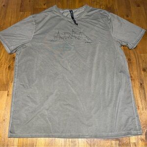Lululemon men's NYC Lululemon short sleeve tshirt XXL olive green